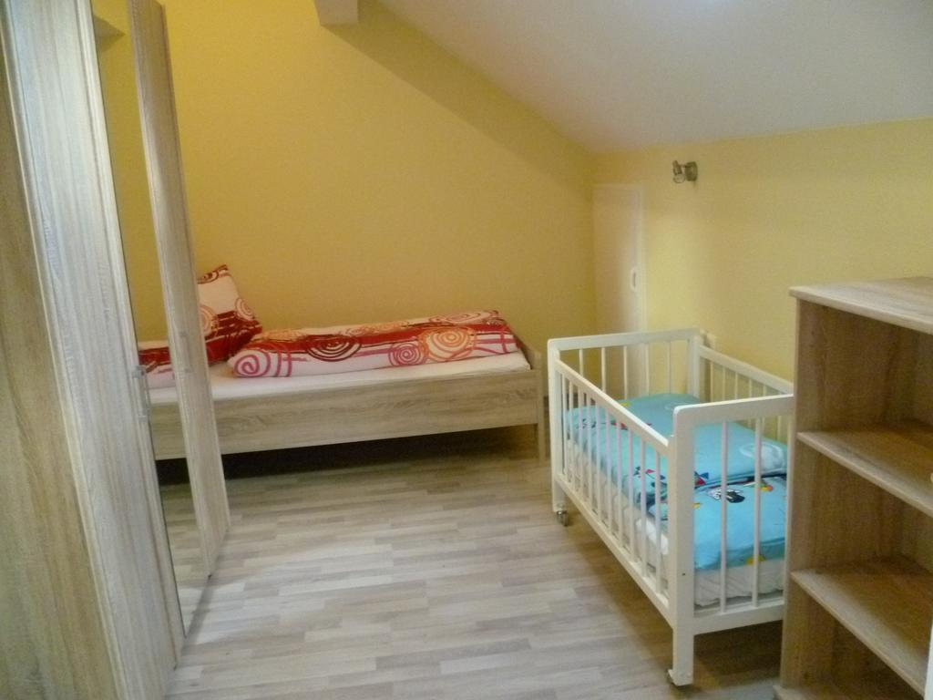Ferienwohnung Storchenblick Herbolzheim Zimmer foto